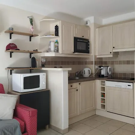 Les Coteaux B10 Holiday home