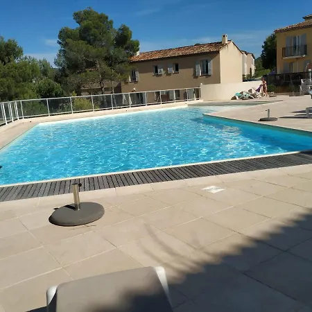 Les Coteaux B10 Holiday home