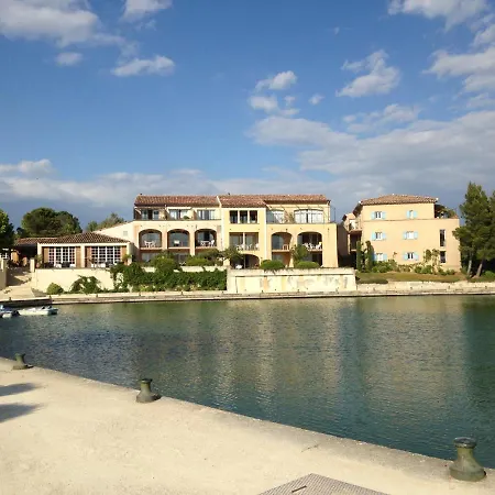 Les Coteaux B10 Holiday home Mallemort